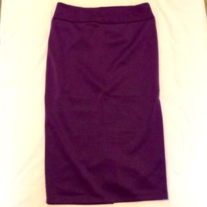 Ashley Stewart Purple Pencil Skirt, Size 10/12, 95% Polyester and 5% Spandex.